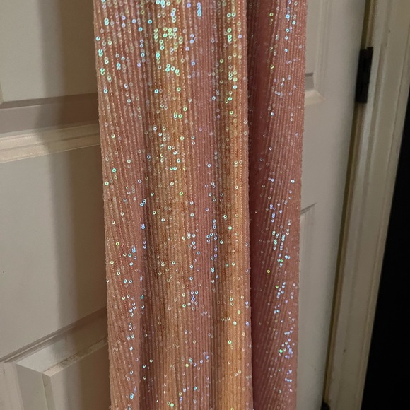 Gorgeous Pink Sequin Gown - Picture 4 of 7
